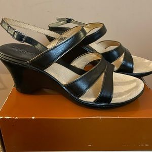 Size 8 (M) black healed sanders.